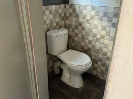 Motel plus express，位于卢本巴希的酒店