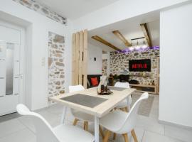 luxury house，位于依拉佩特拉的酒店