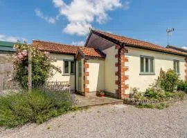 2 Bed in West Knoyle 52105