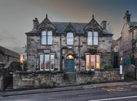 Bruce on the Row-Historic Elegance near Edinburgh by Urban Haggis Stays