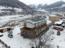 hotel "Riverside Mestia"，位于梅斯蒂亚的酒店