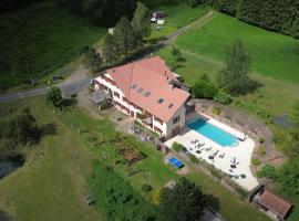 La Belle Charbonnière，位于La Grande Fosse的酒店