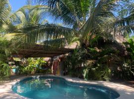 Sunrise El Pared&oacute;n，位于El Pared&oacute;n Buena Vista的带停车场的酒店