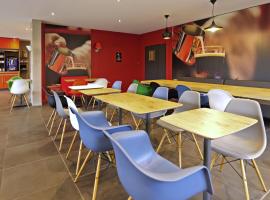 穆兰宜必思酒店，位于穆兰的酒店