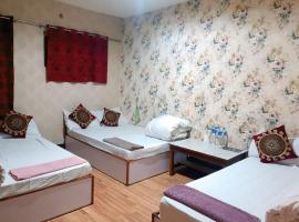 New Boudha Motel And Lodge，位于Baudhatinchule的酒店