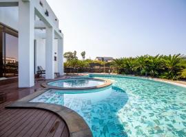 Libentia Hotel & Poolvilla，位于济州市的酒店