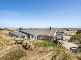 Awesome Home In Ringkøbing With Wifi