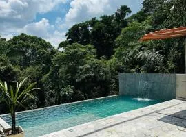 Linda Casa Mobiliada na Serra da Cantareira