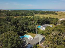 Private pool 3 mins to Skaket Beach，位于奥尔良的酒店