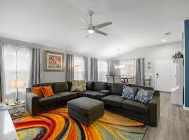 Luxe 2BR in The Villages, Mins to Eastport Town Square With Patio and Kingbed