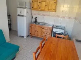Bombinhas centro apt con kitchenette