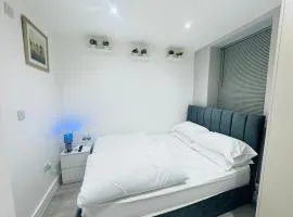 Letza House - Private En-Suite Rooms near Cardiff City Centre