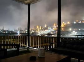 hotel "Riverside Mestia"，位于梅斯蒂亚的酒店
