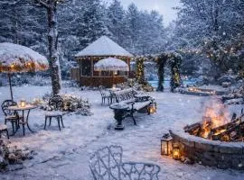 Peaceful Forest Retreat with Fire Pit and BBQ near Mansfield Ski Club