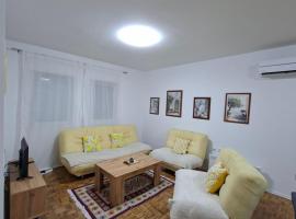 Apartmani E&A Jasmina Okanović，位于Gradačac的酒店