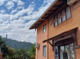 Hostel Dina & Suítes