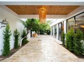 Perast Garden Hotel，位于契拉勒的酒店