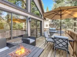 2 Decks! Pet-Friendly Lake Arrowhead Cabin