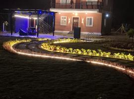 Fully managed farm house for stay，位于Talai的酒店