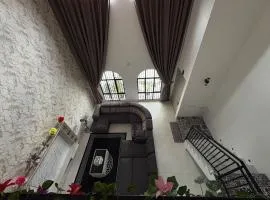 Luxury House Panoramic Views and Elegant Comfort