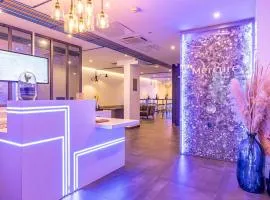 巴黎马拉科夫会展中心美居酒店