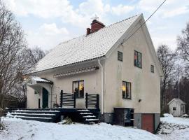 7 person holiday home in DOCKSTA，位于Docksta的酒店