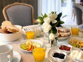 Catalina Hotel，位于耶尔瓦布埃纳的酒店