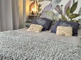 Cálido,moderno monoamb con piscina, parking ,laundry