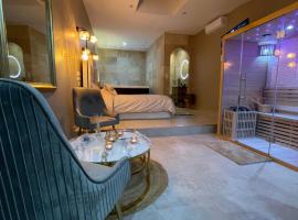La nuit de rêve Suite privative Jaccuzi Sauna Suite 2，位于Crouy的酒店