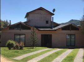 Casa 14 personas, condominio, lago Rapel，位于Las Cabras的酒店