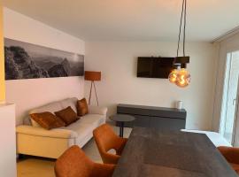 Feel Home Apartments 701 - 702- Seesicht - Terrasse - Balkon - kostenloser Parkplatz，位于埃梅滕的酒店