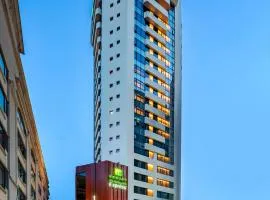 上海静安寺智选假日酒店