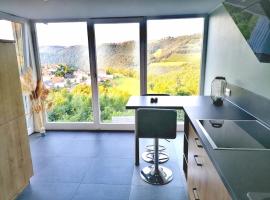 Apartment with panoramic view，位于Lipperscheid的酒店