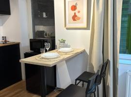 Neues Apartmenthaus mit 4 Wohnungen im Zentrum，位于伊策霍的酒店