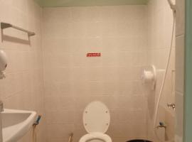 D Love Gueshouse，位于拉廊的带停车场的酒店