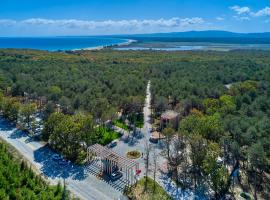 LONGOSPHERE GLAMPING，位于Kırklareli的酒店