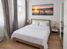 Apartamente Livada，位于拉姆尼库沃尔恰的酒店