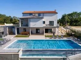 Villa Fabris by Briskva