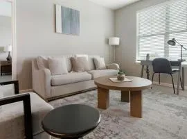 Landing Modern 2BD Courtyard Pool