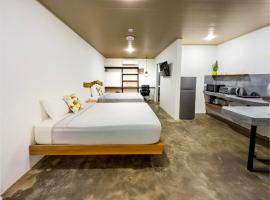 Nomad Living CR T&aacute;rcoles，位于塔尔科莱斯的住宿