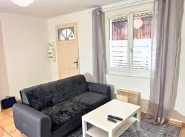 Cocon tout équipé avec jardin au centre-ville