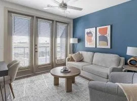 Landing Spectacular 1BD Gym Pool
