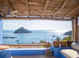 2 Bedroom house panoramic ocean views in Careyes，位于卡热伊斯的酒店