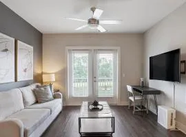 Landing Amazing 2BD in Lees Summit