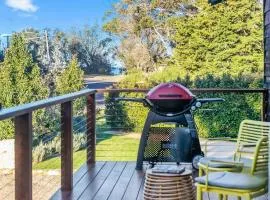 The Rainbow Lorikeet Verandah