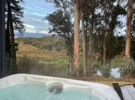 Secluded Lake Cottage with Hot Tub