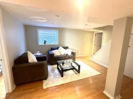 Beautiful walkout basement，位于乔治城的酒店