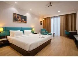 Hotel Mindass Grand Near Sri Krishna Janambhoomoi - Restaurant & Parking &Fully Air conditioning Luxuary Room - Top Rated Hotel In Mathura