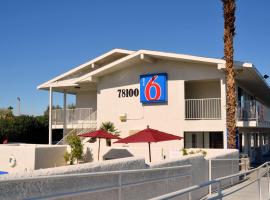 第6棕榈沙漠汽车旅馆 - 棕榈泉区，位于百慕大沙丘的酒店