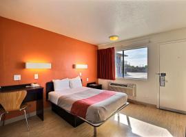 Motel 6-Laredo, TX - South，位于拉雷多的酒店